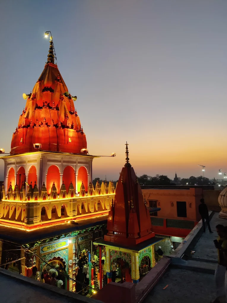 temple_OzIaUfXe_202507031438250.webp